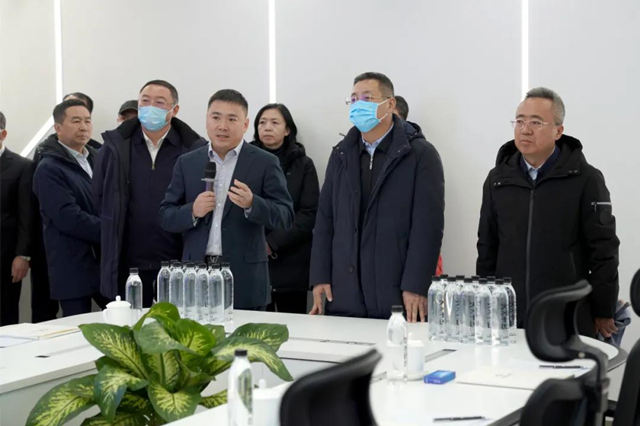 万搏买球官方网站建设集团董事长邵占广作数字化管理汇报_副本.jpg